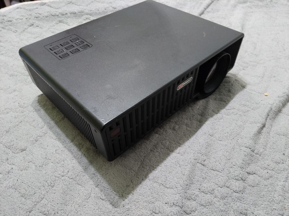 Проектор для домашнего кинотеатра