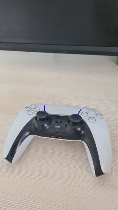 PS5 Slim Digital Edition 1TB – Impecabilă – Cutie + Controller + Accesorii