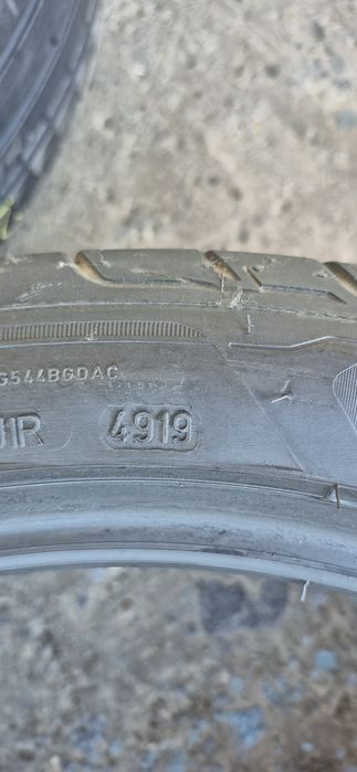 4 anvelope vara runflat Goodyear,fata 245/40/19,spate 275/35/19.Pretul este pe bucata.