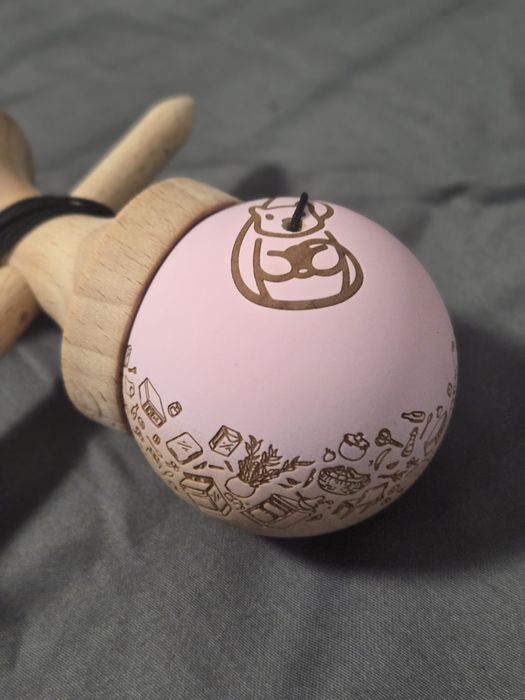 Kendama miguel erratic squirel engraved pink