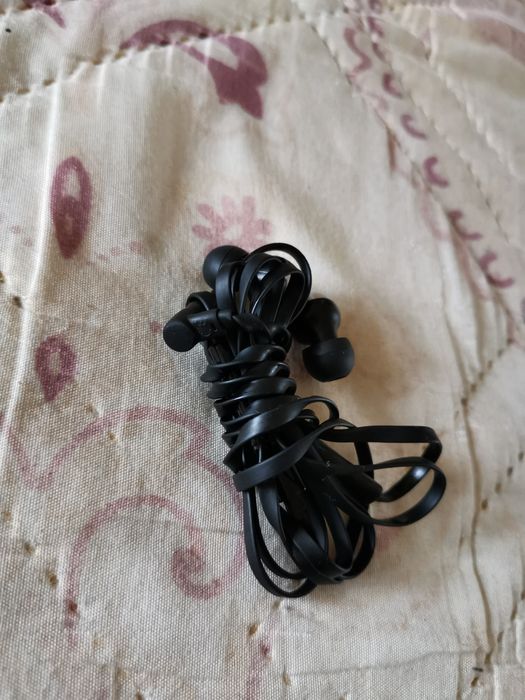 Продавам чисто нови безжични стерео слушалки JBL VIBE 200 TWS!