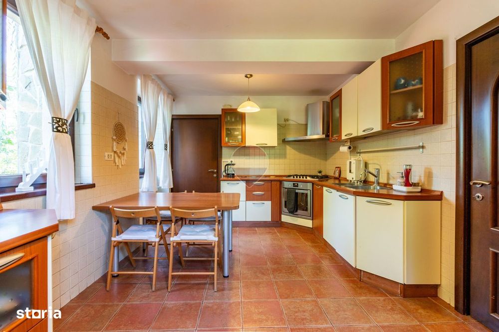 Vila de colt de vânzare în Corbeanca | Paradisul Verde