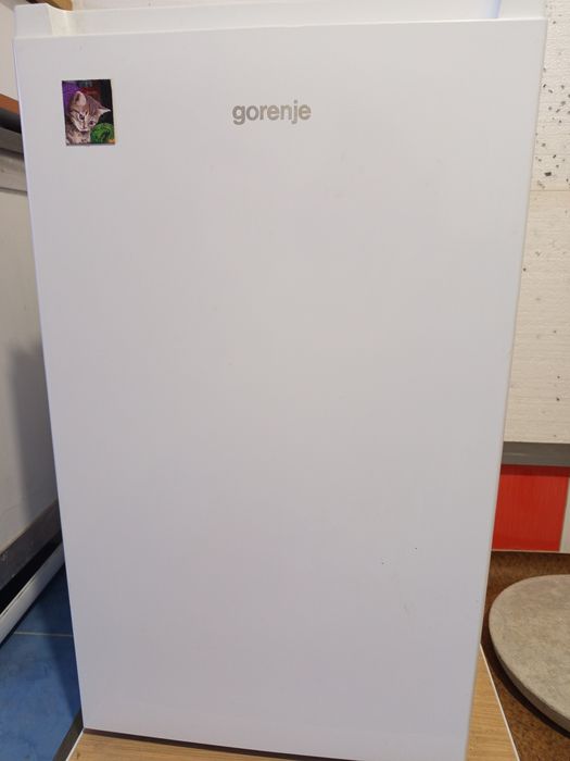 Продавам хладилник марков Горене