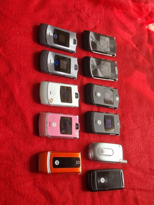 Telefon Motorola v3 pentru colecție sau piese