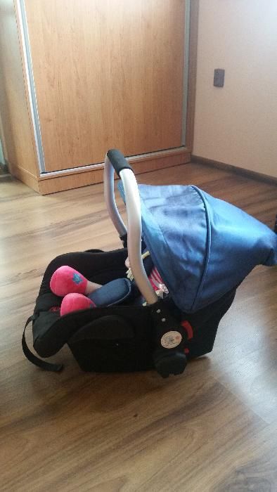 Преносим бебешки стол от 0-13 кг . за кола