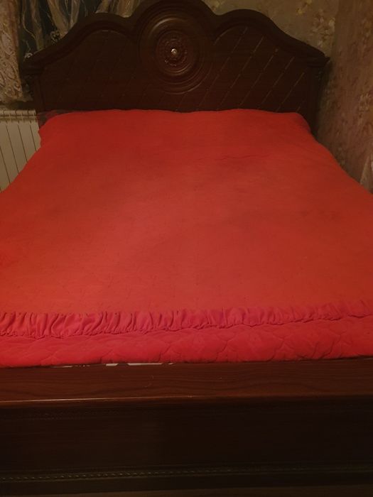 Мебель в хорошом состояние чисто дерева