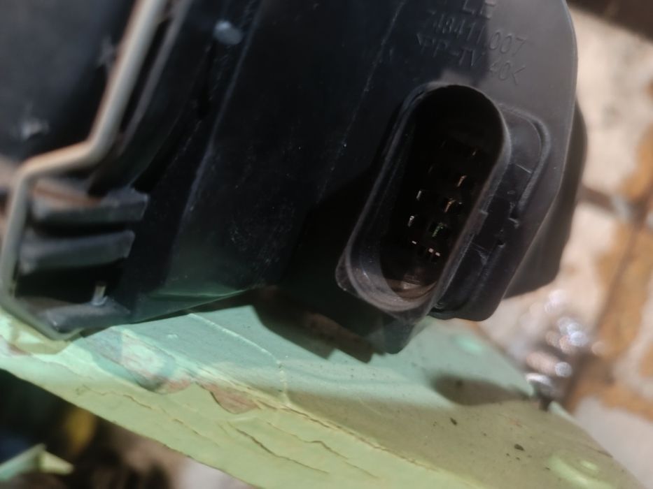 Левая фара приора