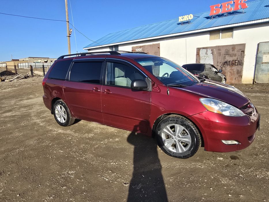 Тойота Сиенна 2009