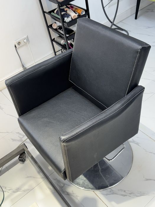 Парихмахерское кресло