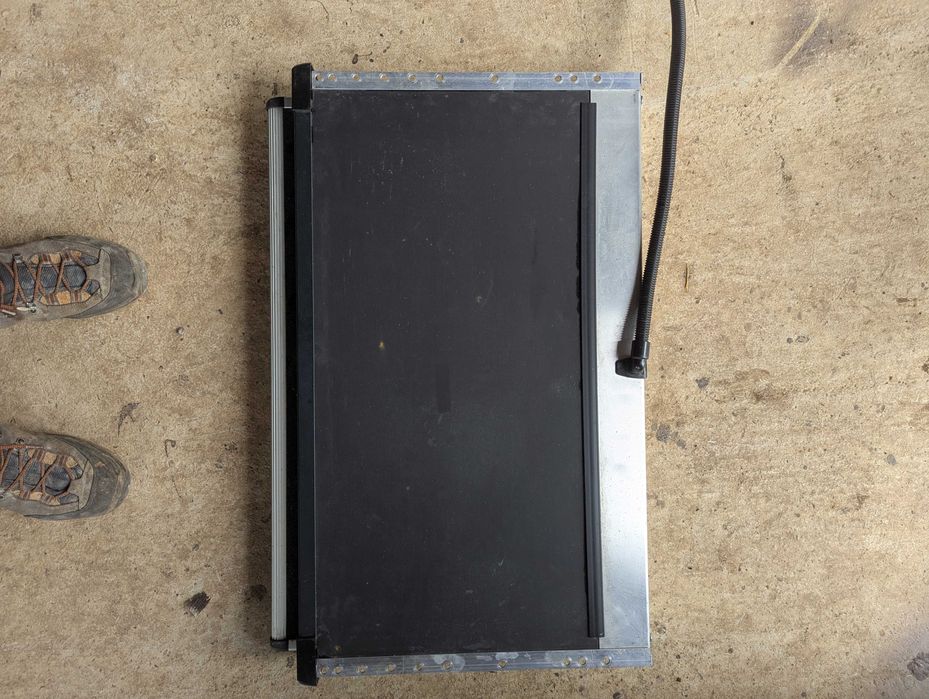 Thule Slide-Out Step 12 V / scara electrica thule autorulota 12V