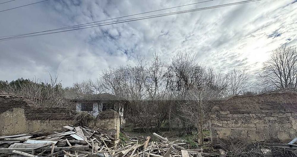 Къща с каменна основа в село Балкански