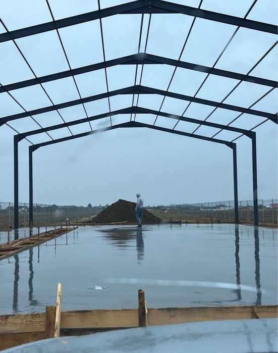 Vindem hale metalicie  15 lungime  8. Deschidere. 4  la strasna