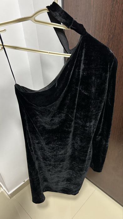 Rochie si bluza umar gol