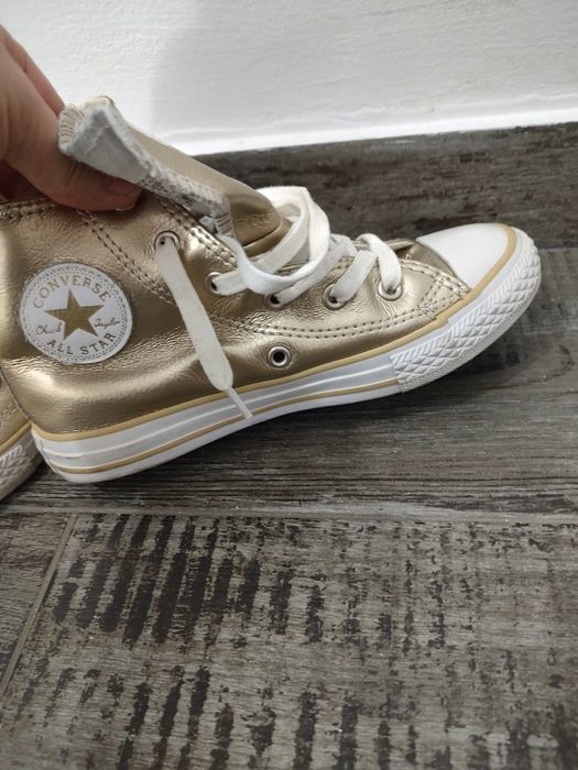 Tenesi  converse