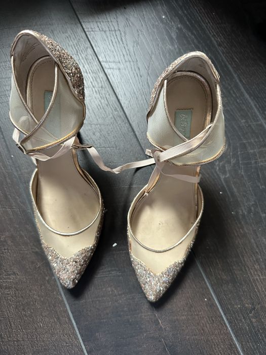 Pantofi Betsy Johnson