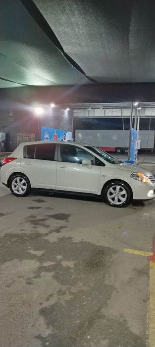 Прадтся Nissan tiida 1.6 2008 год