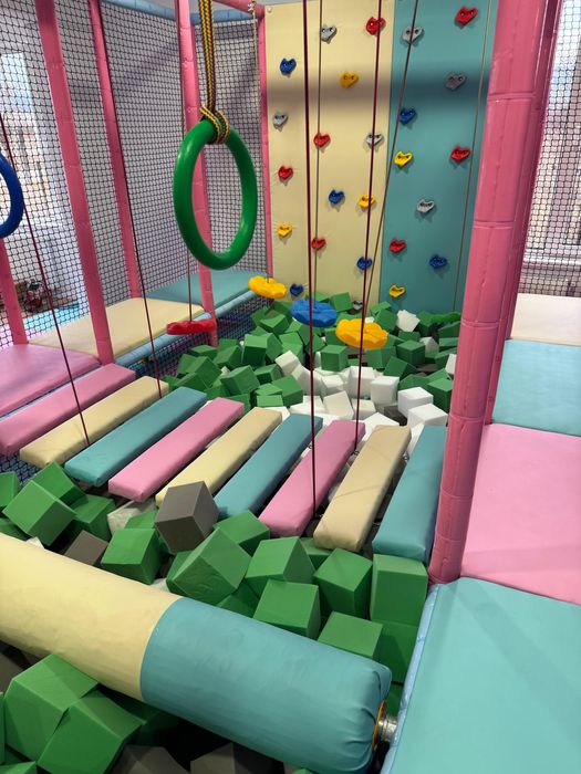 Cursa cu obstacole Spatiu de joaca labirint