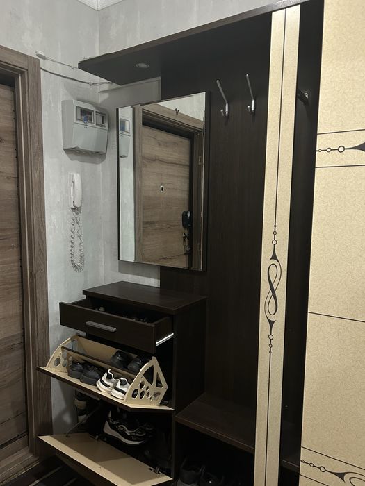 Продам прихожую.