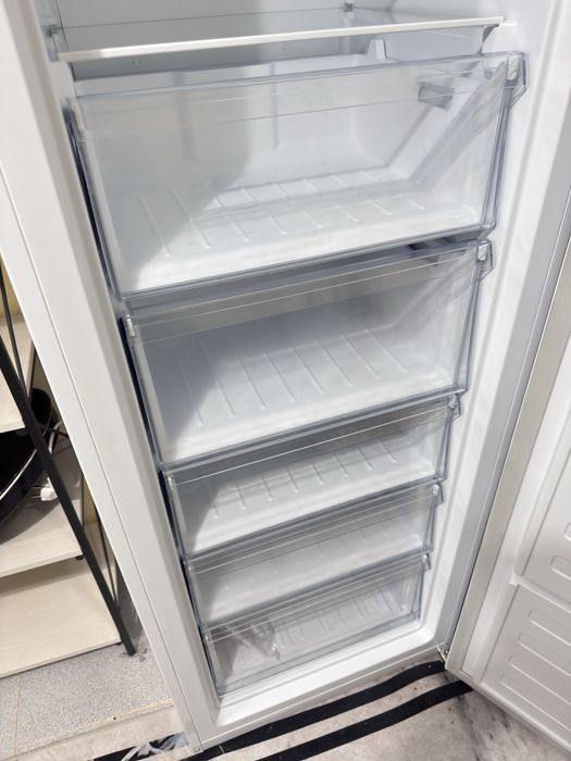 Продается морозильник Beko