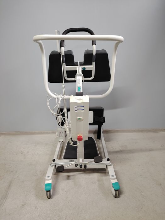 Macara/elevator de transfer pentru persoane cu dizabilități