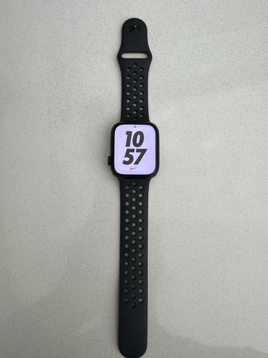 Apple Watch 7 Nike Edition 45mm 92% капацитет на батерията