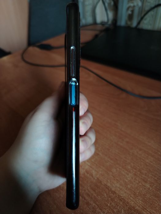 Продам смартфон Vivo Y53S