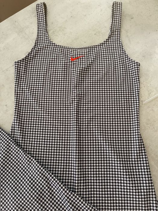 Nike дълга спортна рокля по тялото