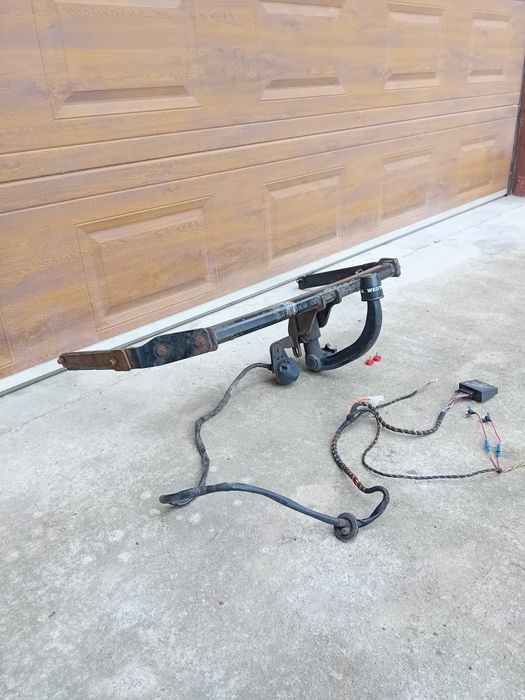 Carlig remorcare original ford focus 3 mk3 hatchback scurt  2011-2018