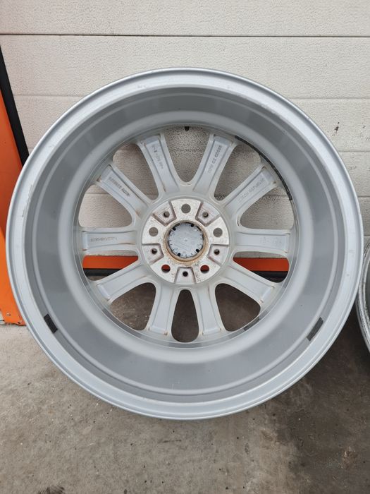 Оригинални джанти за BMW R18 5x120 ET30 8J