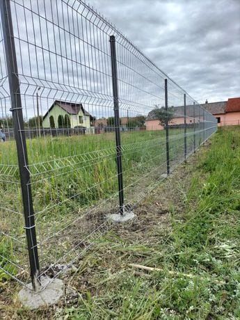 Vindem garduri din plasa bordurata