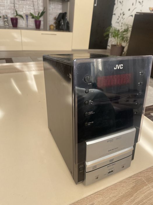Mini combina JVC UC-L5V