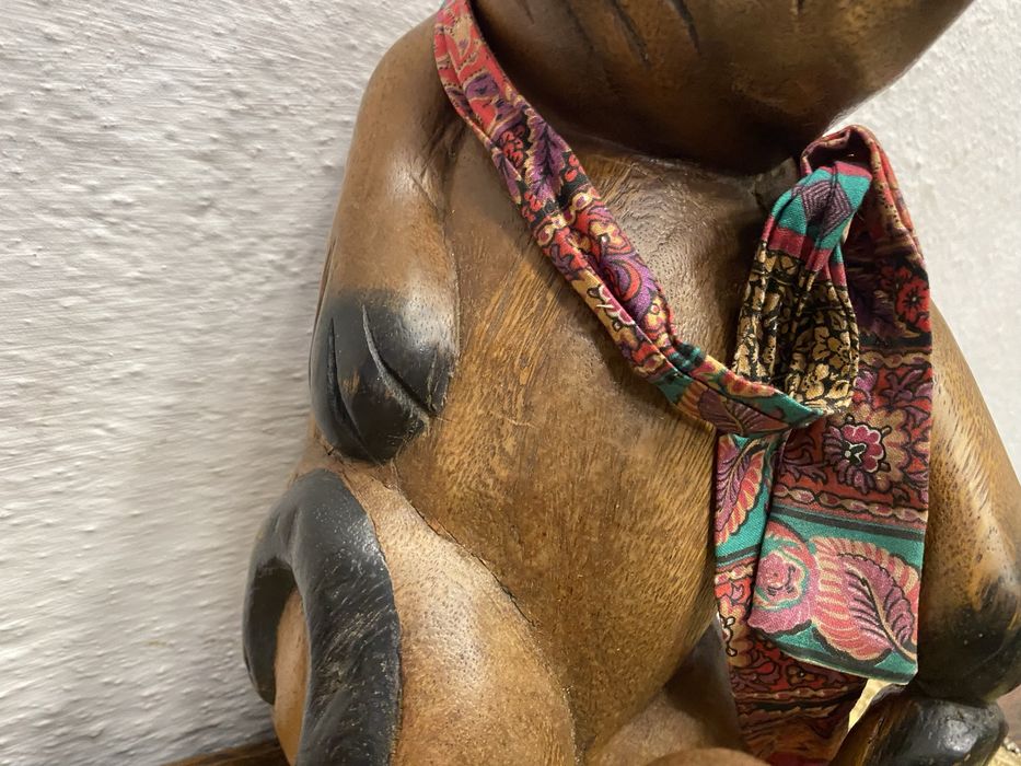 Стара балийска фигура от тик