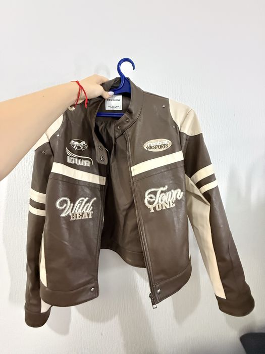 Куртка коженка Bershka