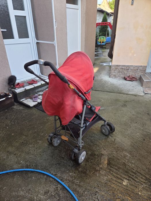 Carucior strângere tip umbrela