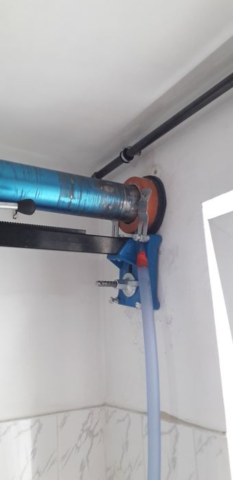 Gaură cu carota pentru centrale ,hote ,clima