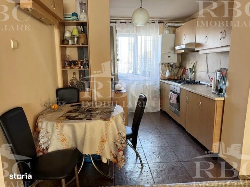 Apartament 4 camere la etaj intermediar in Manastur zona Nora