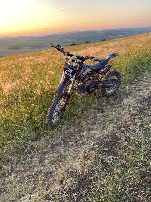 Vând  2 cross de 125