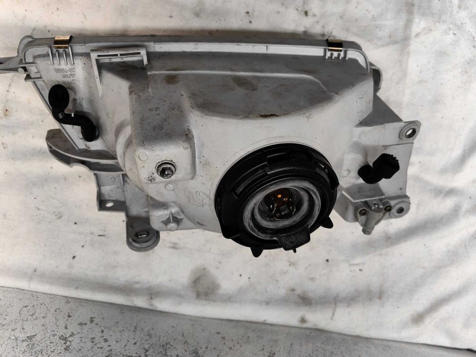 Оригинален НОВ фар Сузуки Suzuki Swift