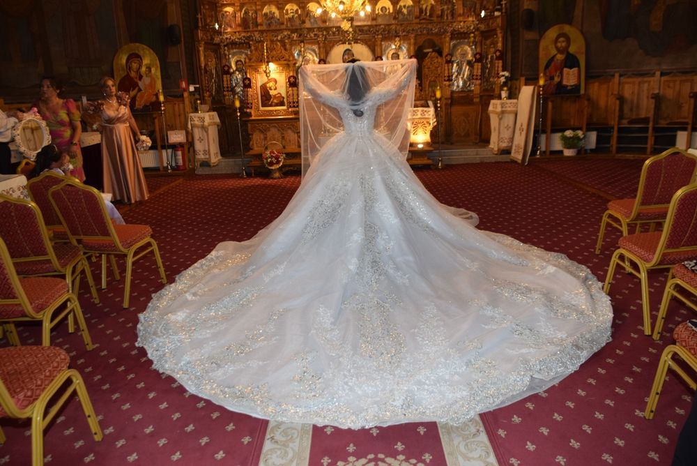 Vând rochie de mireasă