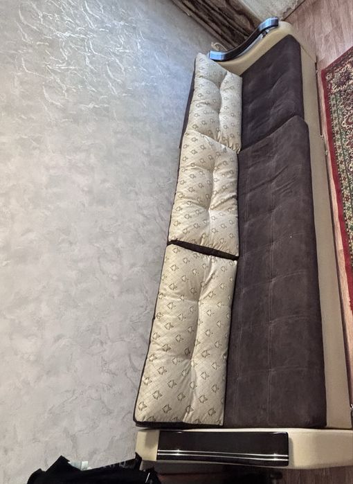 Продам диван ,70 тыс,б/у ,самовывоз