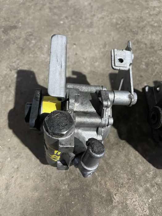 Гур насос на M54 BMW E39 БМВ Е39