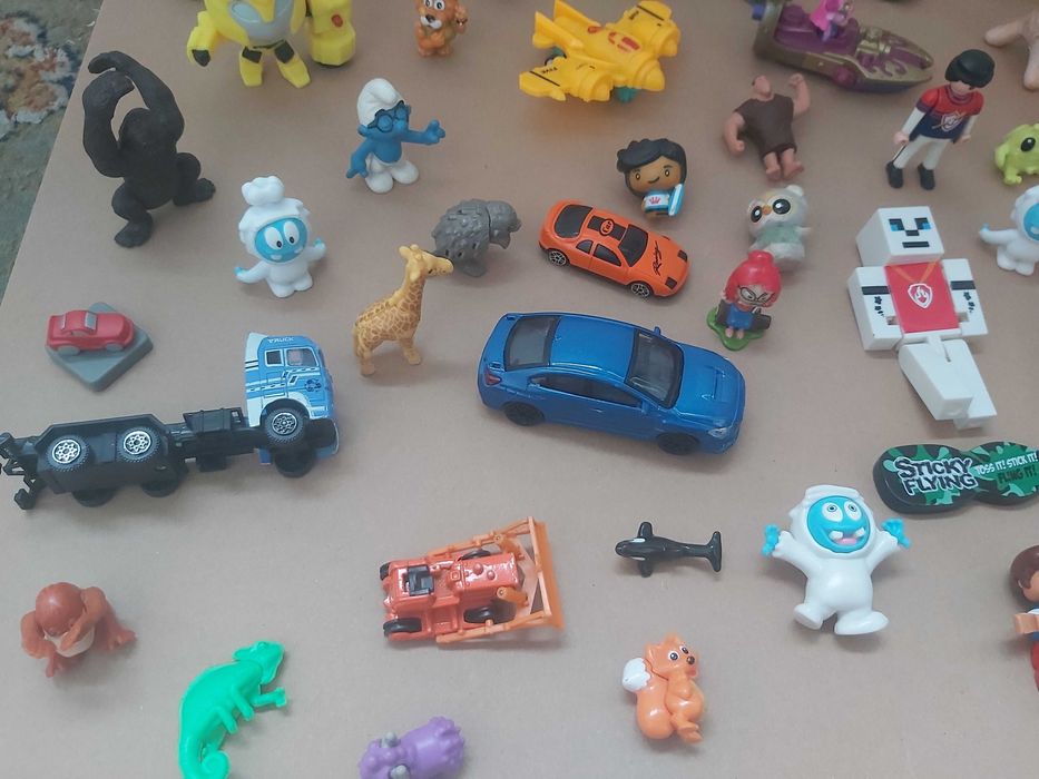 Figurine din plastic 60 de bucati cu personaje din desene