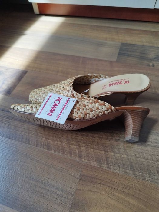 Pantofi din piele