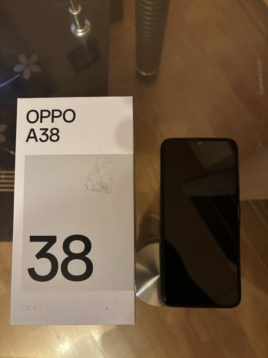 Oppo A38 la cutie