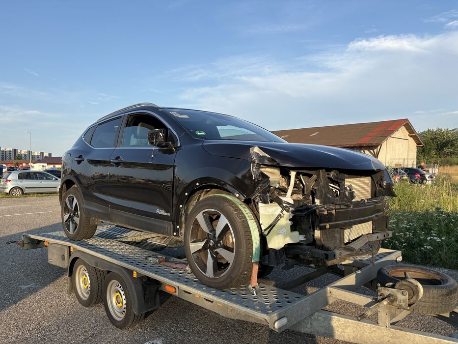 NISSAN Qashqai 2017 ~ 70.000 KM ~ Usor Avariat ~ Germania ~ toate actele ~ perfect functional ~ 1.2TCE 131CP ~ EURO 6 ~