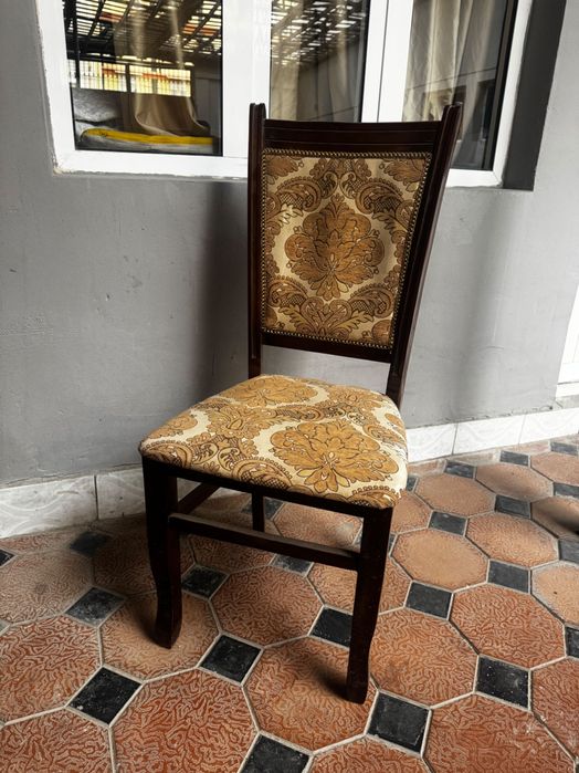 Стулья деревянные