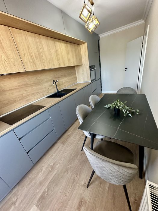 Apartament de vanzare  2 camere decomandate | Zona centrala | Floresti
