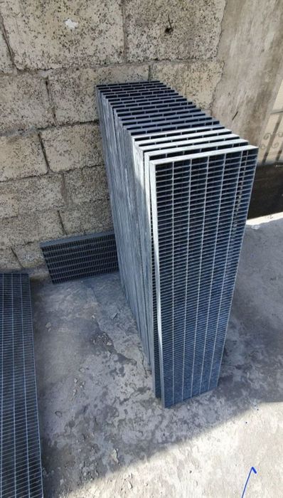 Trepte metalice zincate