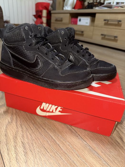 Дамски маратонки nike