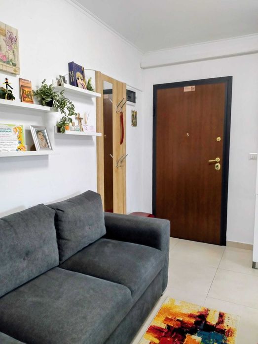 Apartament de vanzare la curte!